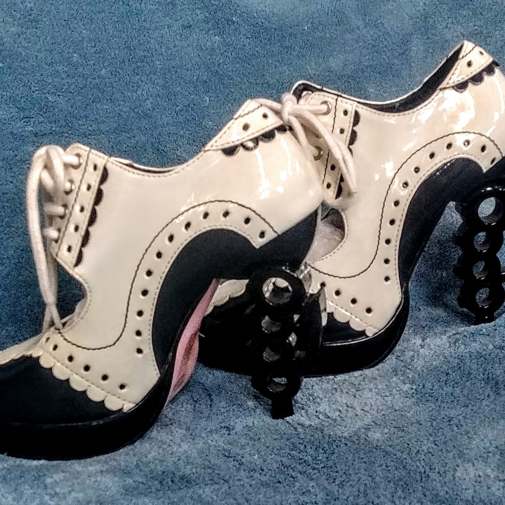 Mob Costume Shoes with Brass Knuckle Heel